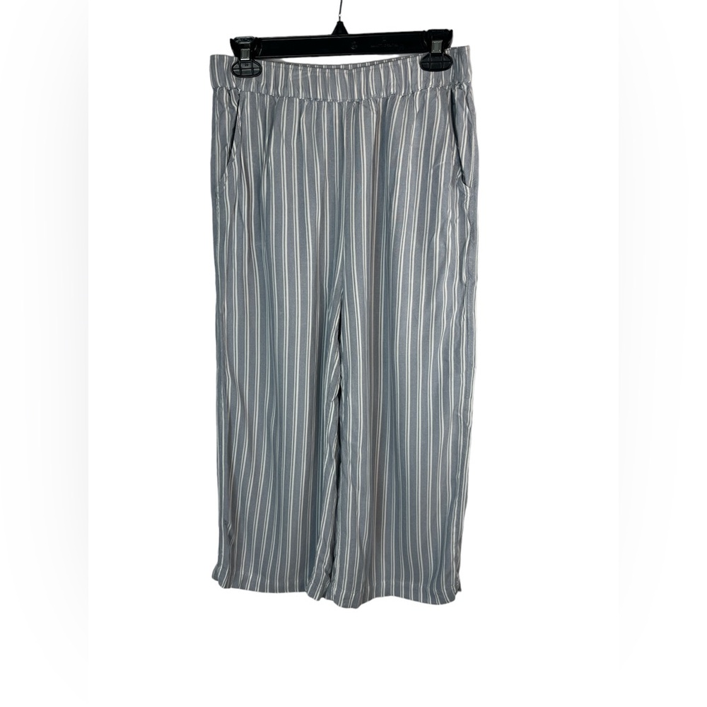 American Eagle woman’s blue and white striped pull‎ on wide leg cropped pants M